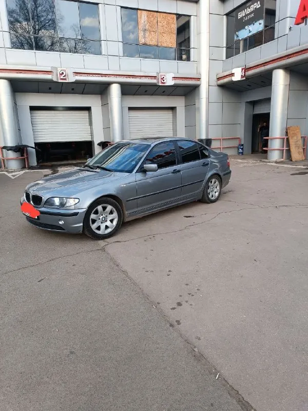 Bmw 316i 2004 рестайлинг. механика, контрактный двигатель 2 литра. вся ходовка поменяна, новая рулевая рейка, новый компрессора на кондиционере, стоят проставки (машина поднята), хороший свет (ангельские глазки), люк, электро-стеклоподьемники, масло не жрет. чистый опрятный салон, кузов обработан, есть нюансы по лакокрасочному покрытию (видно на фото), машина покупалась для души, эксплуатировалась бережно, все расходники менялись вовремя, все подушки безопасности исправны, чеков нет, коробка работает идеально, 16е диски, два комплекта резины. требует замену вакуумного усилителя тормозов. машина на временном учёте. цена 470т. р, торг у капота. +79494139940 виктория - фотография - 4