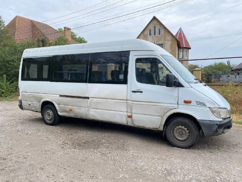 Продам mercedes sprinter 313 cdi 2000 г. в. с 2018 года в одних руках. рабочая лошадка. 2.2 литра. турбо. авто сейчас на мне на спец. учёте. хозяин в макеевке. с регистрацией проблем не будет. машина на ходу. заводится и едет. резина зимняя, почти новая. есть к чему приложить руки, но можно работать и так. продажа в связи с потерей здоровья. цена 400 т. р. +79494723536 telegram. или в лс. 📞 звоните: +7(949)4723536 - фотография - 5