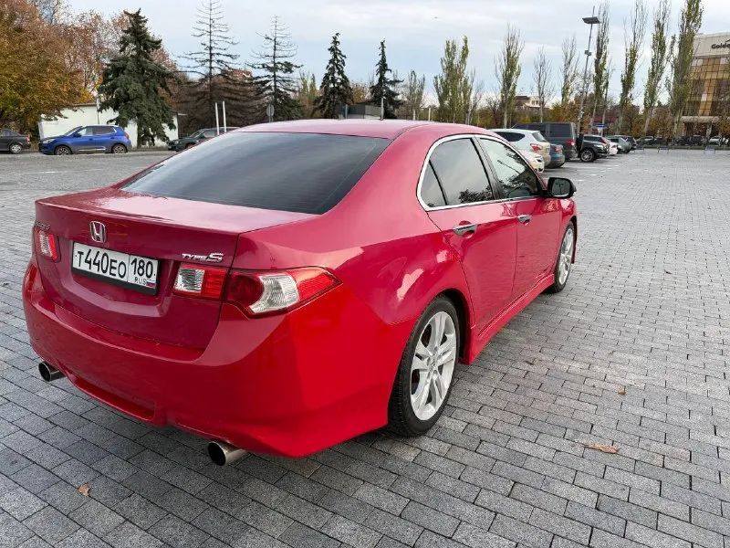 Продам honda accord 8 2.4 mt type-s 2008. автомобиль в заводском окрасе, цвет milano red, без дтп. установлены линзы и ксенон, led птф. установлена винтовая регулируемая подвеска (фултап койловеры), регулировка по высоте и жесткости. доработан приятный, басовитый выхлоп. авто во владении около года, за это время заменены все жидкости, сцепление в сборе, свечи, диски/колодки вкруг, перебрана ходовая. мотор не троит, не дымит тянет отлично. коробка в нормальном состоянии, передачи переключатся отлично, не вылетают, единственное между 1 и 2 передачей небольшой износ синхронизатора - не критично. все работает, нет никаких ошибок. пригонял для себя, до этого авто все время находилось в ростовской обл и краснодарском крае ( нет коррозий и гнили). за машиной следили, обслуживали как положено. оригинальный пробег 320.000 км. есть возрастные сколы на лкп ввиду заводского окраса и возраста авто. vin: jhmcu25609c211195 цена 1.090.000₽. небольшой торг у капота tg: @n888iks +79649338686 - фотография - 6