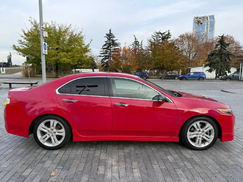 Продам honda accord 8 2.4 mt type-s 2008. автомобиль в заводском окрасе, цвет milano red, без дтп. установлены линзы и ксенон, led птф. установлена винтовая регулируемая подвеска (фултап койловеры), регулировка по высоте и жесткости. доработан приятный, басовитый выхлоп. авто во владении около года, за это время заменены все жидкости, сцепление в сборе, свечи, диски/колодки вкруг, перебрана ходовая. мотор не троит, не дымит тянет отлично. коробка в нормальном состоянии, передачи переключатся отлично, не вылетают, единственное между 1 и 2 передачей небольшой износ синхронизатора - не критично. все работает, нет никаких ошибок. пригонял для себя, до этого авто все время находилось в ростовской обл и краснодарском крае ( нет коррозий и гнили). за машиной следили, обслуживали как положено. оригинальный пробег 320.000 км. есть возрастные сколы на лкп ввиду заводского окраса и возраста авто. vin: jhmcu25609c211195 цена 1.090.000₽. небольшой торг у капота tg: @n888iks +79649338686 - фотография - 7
