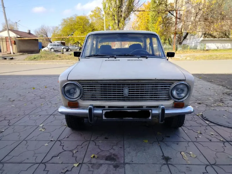 Продам копейку 1985 года выпуска! автомобиль на полном ходу! дно стаканы ланжероны солдатик- в идеальнейшем состояние! электрика вся рабочая, печка греет! неплохая музыка. автомобиль мягкий приятный на ход! зимняя резина, в системе антифриз! чистый приятный салон! постоянный днр учëт. цена 85.000руб. г. енакиево +79494624412 📲 tg: @ivanov_991 📞 звоните: +7(949)4624412 - фотография - 2