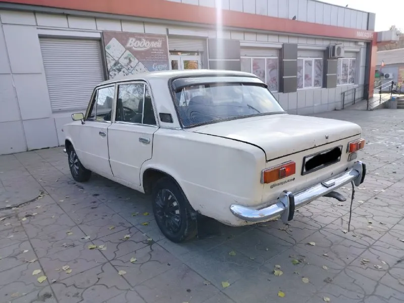 Продам копейку 1985 года выпуска! автомобиль на полном ходу! дно стаканы ланжероны солдатик- в идеальнейшем состояние! электрика вся рабочая, печка греет! неплохая музыка. автомобиль мягкий приятный на ход! зимняя резина, в системе антифриз! чистый приятный салон! постоянный днр учëт. цена 85.000руб. г. енакиево +79494624412 📲 tg: @ivanov_991 📞 звоните: +7(949)4624412 - фотография - 6