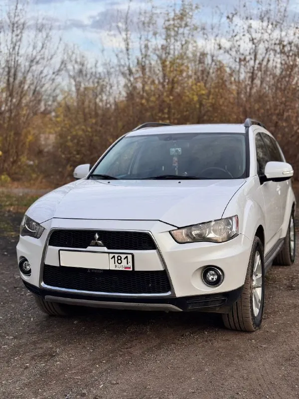Продам mitsubishi аутлендер 2.3 турбодизель, 177 л. с., 6- ти ступенчатая механика, 2011 год, полный привод. пробег 247 тыс. 1 собственник ( с момента пригона 2021 г. ) авто в хорошем техническом и внешнем состоянии, вложений не требует, сел и поехал. по документам юридически чист, без штрафов, запретов и ограничений. птс оригинал. была замена цепи грм. гаражное хранение. комплектация: abs, esp, airbag, электростеклоподъёмники, электро зеркала, подогрев зеркал, подогрев заднего стекла, климат контроль ( работает исправно), круиз контроль, датчик дождя, камера заднего вида, 2 ключа. цена 1 480 000 руб. за более подробной информацией обращайтесь по телефону +7959 1945886, торг при осмотре, автомобиль находится в г. алчевск. 📞 звоните: +7(959)1945886 - фотография - 5