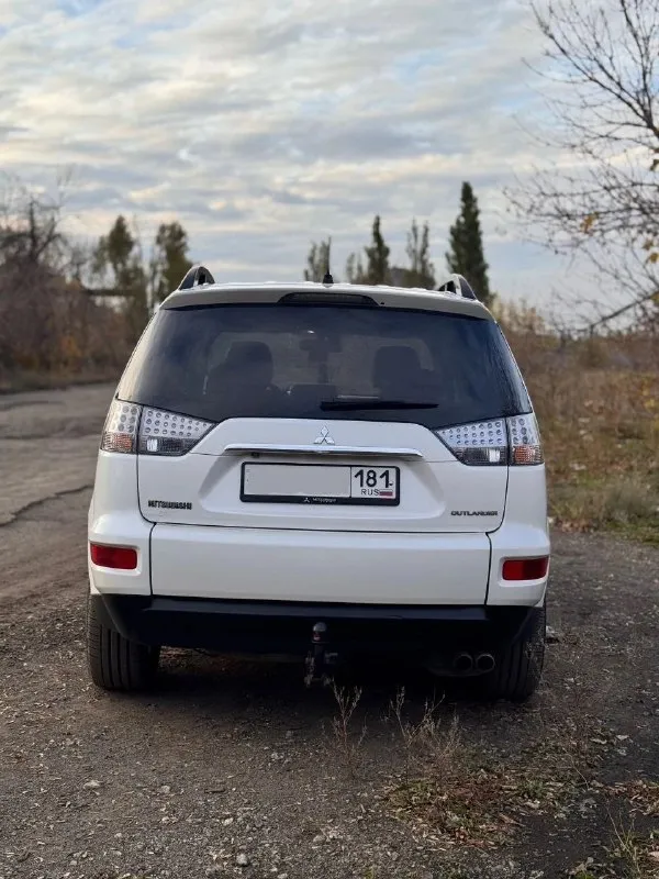 Продам mitsubishi аутлендер 2.3 турбодизель, 177 л. с., 6- ти ступенчатая механика, 2011 год, полный привод. пробег 247 тыс. 1 собственник ( с момента пригона 2021 г. ) авто в хорошем техническом и внешнем состоянии, вложений не требует, сел и поехал. по документам юридически чист, без штрафов, запретов и ограничений. птс оригинал. была замена цепи грм. гаражное хранение. комплектация: abs, esp, airbag, электростеклоподъёмники, электро зеркала, подогрев зеркал, подогрев заднего стекла, климат контроль ( работает исправно), круиз контроль, датчик дождя, камера заднего вида, 2 ключа. цена 1 480 000 руб. за более подробной информацией обращайтесь по телефону +7959 1945886, торг при осмотре, автомобиль находится в г. алчевск. 📞 звоните: +7(959)1945886 - фотография - 7