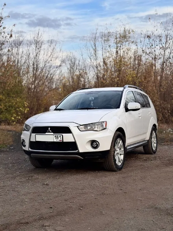Продам mitsubishi аутлендер 2.3 турбодизель, 177 л. с., 6- ти ступенчатая механика, 2011 год, полный привод. пробег 247 тыс. 1 собственник ( с момента пригона 2021 г. ) авто в хорошем техническом и внешнем состоянии, вложений не требует, сел и поехал. по документам юридически чист, без штрафов, запретов и ограничений. птс оригинал. была замена цепи грм. гаражное хранение. комплектация: abs, esp, airbag, электростеклоподъёмники, электро зеркала, подогрев зеркал, подогрев заднего стекла, климат контроль ( работает исправно), круиз контроль, датчик дождя, камера заднего вида, 2 ключа. цена 1 480 000 руб. за более подробной информацией обращайтесь по телефону +7959 1945886, торг при осмотре, автомобиль находится в г. алчевск. 📞 звоните: +7(959)1945886 - фотография - 9
