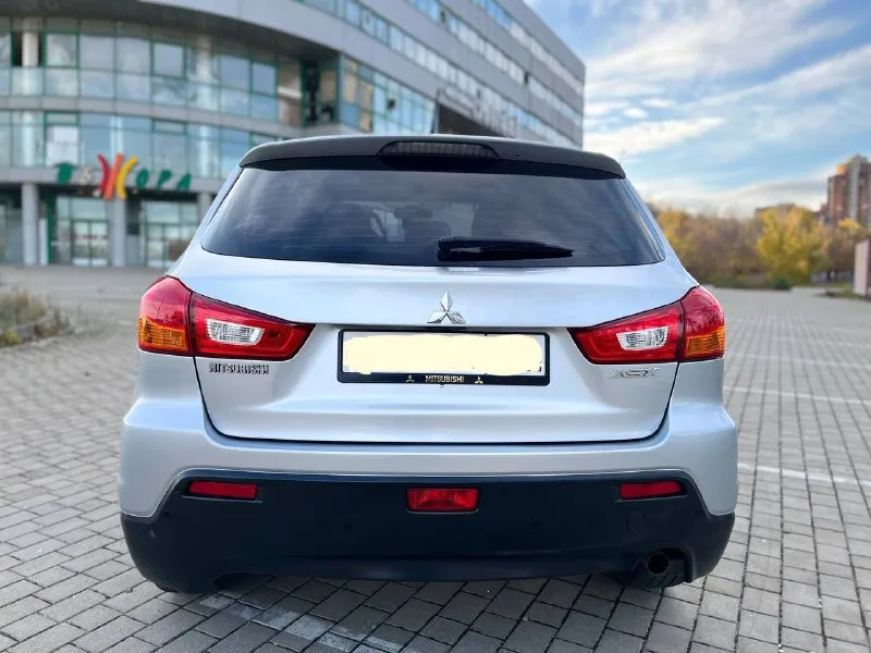 Продам mitsubishi asx год выпуска:2010 обьем двигателя:1.6 кпп:механика родной пробег 209.000 два собственника цена:930.000 автомобиль в отличном состояние, гаражное хранение. авто недавно прошёл полное т. о! автомобиль подходящий вариант, для любой мecтнoсти! экономичный, шустpый и самоe вaжнoe надёжный! очень надeжные японскиe моторы, которые идеально сочетаются с механической коробкой передач. полный комплект ключей! комлектация: подогрев сидений, бортовой компьютер, подогрев стекл, электро зеркала, кондиционер, 4 электро стёклаподъемника, сигнализация, складывающие сидение, комфортный багажник и много прочего достаточно для комфортного вождения. авто, с любым видом переоформлением. цена 930.000 номер телефона +79495905326 📲 tg: sss$ 📞 звоните: +7(949)5905326 - фотография - 4