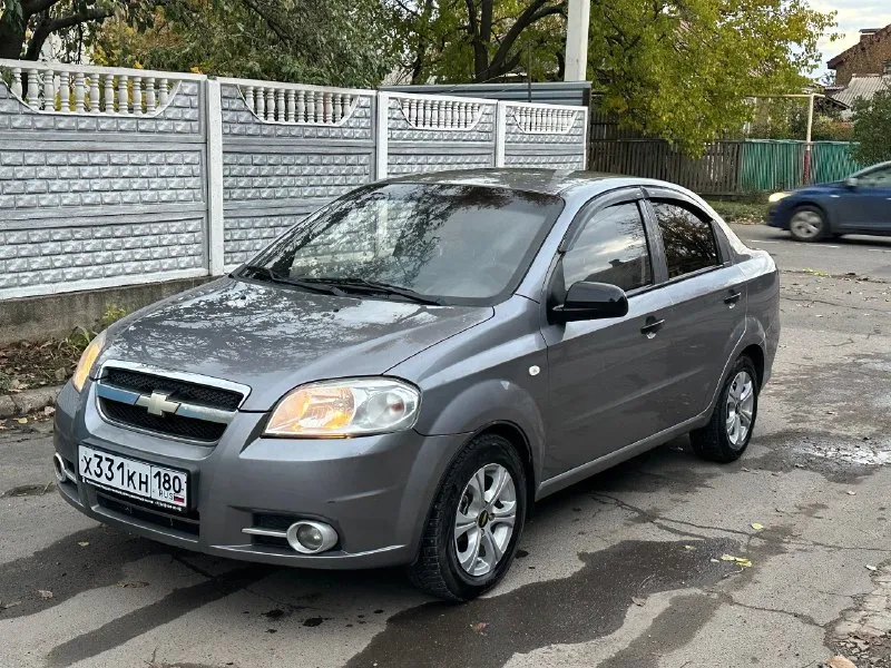 Продам chevrolet aveo 2011 г в отличном состоянии чистый кореец, у авто один хозяин с момента покупки из автосалона, родной пробег 190.000 машина полностью обслужена, ходовая часть вся перебрана месяц назад. двигатель работает отлично, масло не расходует, не дымит, не троит коробка работает идеально, включается мягко, без хрустов установлен газ евро-4(узаконен) автомобиль без гнили, рыжиков и вздутий, кузов в отличном состоянии электрика вся исправна, кондиционер работает отлично все расходники : ремни, ролики, масла, фильтра заменены. авто обслуживалось своевременно на машине установлена новая зимняя резина, неплохая музыка за подробностями звонить по номера +79494828078 на этом номере есть телеграмм осмотр в г. донецке цена 545.000 торг приветствуется 📞 звоните: +7(949)4828078 - фотография - 5