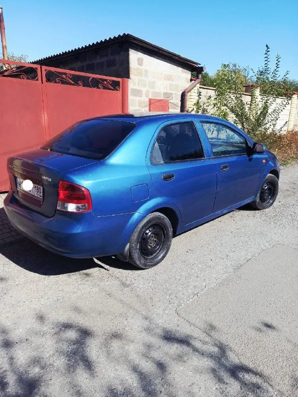 Продам chevrolet авео 2005 года выпуска с двигателем 1,5, пробег 148 тыс, на механике, автомобиль в хорошем состоянии, как технически так и по кузову, вложений не требует. по комплектации есть всё необходимое, кондиционер, стеклоподъёмники. всё работает, как надо. один хозяин. цена 345 т. р. реальному покупателю торг. все вопросы по телефону +79493234404 дмитрий звонить после 15:00 📲 tg: дмитрий 📞 звоните: +7(949)3234404 - фотография - 2