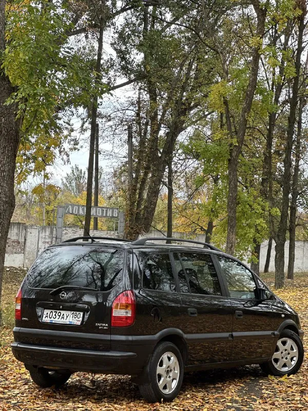 Продам opel zafira 🔥 год выпуска:2001🔥 пробег, км:300.000 🔥 модификация:2.0 tdi mt 🔥 тип двигателя:дизель🔥 коробка передач :механика 🔥 привод:передний🔥 тип кузова : минивэн🔥 koмплeктaция: edition 2000🔥 цвет: черный 🔥 по факту 1 хозяин. автомобиль был пригнан и с этого момента в одних руках, ездил дедушка. продажа от собственника. авто только выехала с полировки полного кузова. в продаже opel zafira в идеальном техническом и внешнем состоянием. автомобиль полностью в заводском окрасе. по машине много всего было сделано для себя, не для продажи. таких машин очень мало, вам нужно приехать и увидеть в живую. первый кто приедет сразу заберет её, уверяю вас. машина горит на глазах. двигатель -в идеальном состоянии, заводится с пол оборота, работает тихо, без каких-либо шумов. так же имеется видео, по просьбе отправлю для более лучшего осмотра авто. полное оформление авто, готовый пакет документов для постановки на учет. цена:499.999 тысяч возможен пригон по договоренности. возможен обмен. номер для связи:+79495752024 - фотография - 4