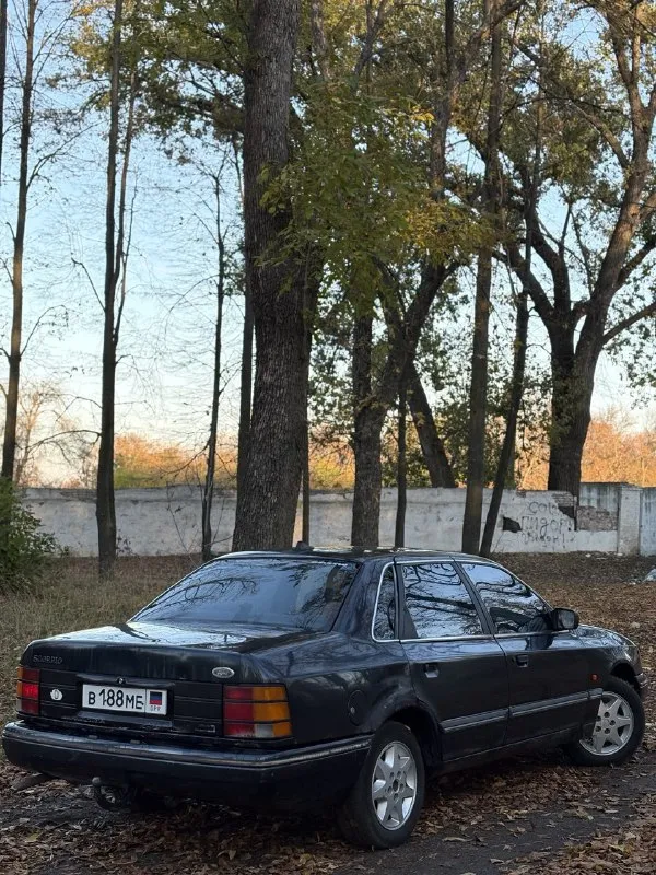 Продам ford scorpio 🔥 год выпуска:1992🔥 пробег, км:200.000 🔥 модификация:2.8 v6 мt 🔥 тип двигателя:бензин🔥 коробка передач :механика 🔥 привод:задний🔥 тип кузова : легковой седан🔥 koмплeктaция: comfort🔥 цвет:синий 🔥 в продаже старичек ford scorpio 2.8 v6 на заднем приводе. автомобиль на полном ходу и в хорошей комплектации. этот дракон на красивых титанах с хорошим комплектом резины. мотор заводится, работает хорошо, не троит, тяга смелая. кпп-все передачи включаются, без хрустов, ничего не выбивает. салон в нормальном состоянии для своих лет. ходовая очень мягкая, дорогу держит уверенно. по электрике всё в рабочем состоянии. так же имеется видео, по просьбе отправлю для более лучшего осмотра авто. готов к выезду в любой сервис по вашему желанию. многое могу не описать. при встречу всё расскажу и покажу. цена:149.999 тысяч возможен пригон по договоренности. возможен обмен. номер для связи:+79495752024,если не в сети (телеграмм или ватсап по этому же номеру) - фотография - 4