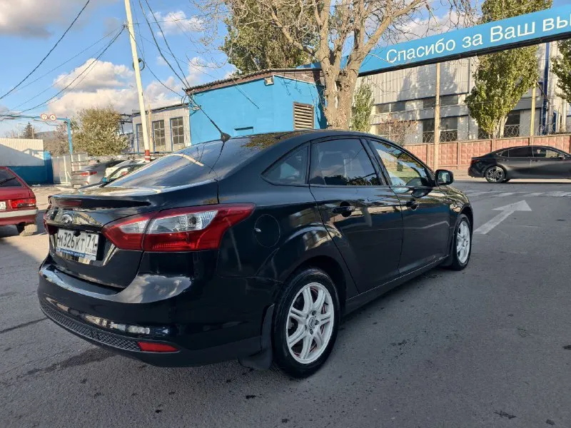 Ford focus 3, 2011 состояние идеальное 1.6, мкпп (не робот!). пробег 236тыс. (оригинал) ✅1 хозяин за все время ✅технически без нареканий ✅все стекла родные! ✅сигнализация с автозапуском ✅планшет с навигацией, carplay, android auto, блютуз! ✅не такси и не каршеринг! юридически чистый! автомобиль в изумительном состоянии для своих лет, коррозии нет. белоснежный в идеальном состоянии (не цокатит, как на других фокусах), коробка без нареканий, 5тыс назад замена полного комплекта сцепления. ходовая полностью обслужена, только поменял шаровые. цена: 780000р, торг могу присутствовать в мрэо. возможна продажа в кредит через автосалон. +7 949 577-13-21 +7 949 658-59-82 +7 989 502-37-77 📞 звоните: +7(949)5771321 - фотография - 4