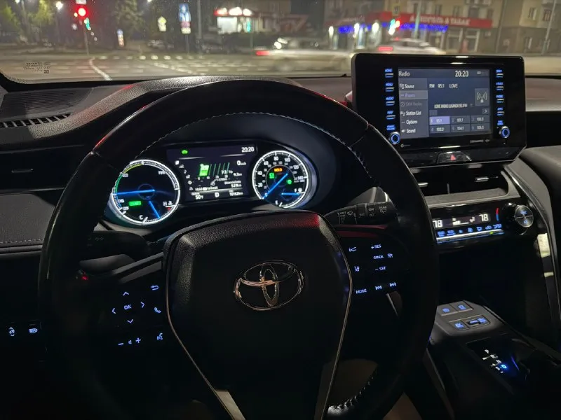4🍋 предложение на 2 недели с 1 по 15 ноября!! 🚗 продаю личный автомобиль toyota venza xle, 2021 года выпуска. комплектация xle, один собственник(моя жена!). япония, не китай!!! в разы лучше rav4 и mazda cx-5!! полное переоформление на вас в мрэо! машина в идеальном состоянии, продажа в связи с покупкой авто класса выше. смотрите vin, таких машин-единицы🔥 все фото реальны, могу скинуть доп фото и видео с толщиномером! машина каждый день на ходу, масла и фильтра поменяны. если вы ищете семейное авто и ценители японского качества, то это то что вам нужно, машиной останетесь довольны. характеристики: •двигатель: 2.5 гибрид (222 л. с.) •привод: полный •расход топлива: 6–7 л/100 км дополнительно установлено: •полностью оклеена бронеплёнкой •сделана шумоизоляция •противотуманки + дополнительные ходовые огни •видеорегистратор •сигнализация pandora с автозапуском в комплекте: 2 ключа 2 комплекта колёс: • лето — bridgestone • зима — hankook обмена нет. машин с таким vin просто нет на рынке, л 📞 звоните: +7(959)5089326 - фотография - 10