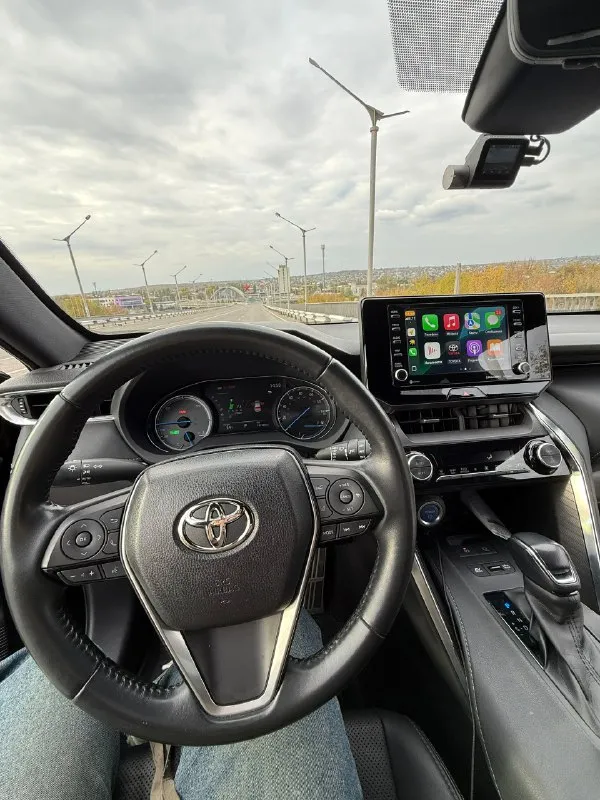 4🍋 предложение на 2 недели с 1 по 15 ноября!! 🚗 продаю личный автомобиль toyota venza xle, 2021 года выпуска. комплектация xle, один собственник(моя жена!). япония, не китай!!! в разы лучше rav4 и mazda cx-5!! полное переоформление на вас в мрэо! машина в идеальном состоянии, продажа в связи с покупкой авто класса выше. смотрите vin, таких машин-единицы🔥 все фото реальны, могу скинуть доп фото и видео с толщиномером! машина каждый день на ходу, масла и фильтра поменяны. если вы ищете семейное авто и ценители японского качества, то это то что вам нужно, машиной останетесь довольны. характеристики: •двигатель: 2.5 гибрид (222 л. с.) •привод: полный •расход топлива: 6–7 л/100 км дополнительно установлено: •полностью оклеена бронеплёнкой •сделана шумоизоляция •противотуманки + дополнительные ходовые огни •видеорегистратор •сигнализация pandora с автозапуском в комплекте: 2 ключа 2 комплекта колёс: • лето — bridgestone • зима — hankook обмена нет. машин с таким vin просто нет на рынке, л 📞 звоните: +7(959)5089326 - фотография - 8