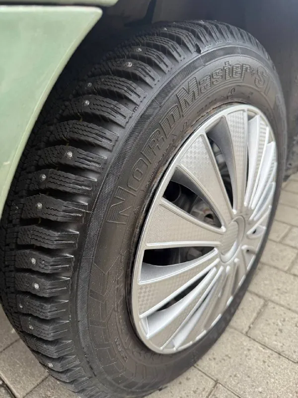 Zaz chance ( chevrolet ланос) 2010г 1.5 литра (двс опель) родной пробег 95 тыс км один единственный собственник с автосалона (птс оригинал одна запись) без единого дтп. весь автомобиль в родном окрасе ! все стекла, включая лобовое заводские. без рыжиков и коррозии. технически на отлично, мотор шепчет. солон состояние нового! даже на палах целлофан заводской сохранился. документально чистая, любой вид оформления. цена 345 тыс торг +79496167066 📲 tg: @djdjv12 📞 звоните: +7(949)6167066 - фотография - 9