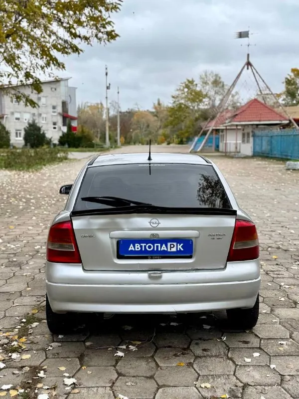 🇩🇪 opel astra h 💰цена: 120 000р 🏢город: мариуполь 📅год выпуска: 1999 🗒️пробег: 318 134 км. ⚙️двигатель: 1.6 ⛽топливо: бензин ⚙️кпп: механика 📞телефон: +7-949-727-41-51 +7-949-551-91-52 +7-989-263-55-56 💾 описание: местный, не пригнанный автомобиль еще на украинских номерах. кузов крепкий. двигатель 1.6 16-ти клапанный, работает ровно, мкпп и подвеска без нареканий. полный электро пакет, кондиционер. продается на штампованных дисках. отличный вариант для работы. ⛽️ установлено гбо евро - 4 улица шевченко 269 - фотография - 5