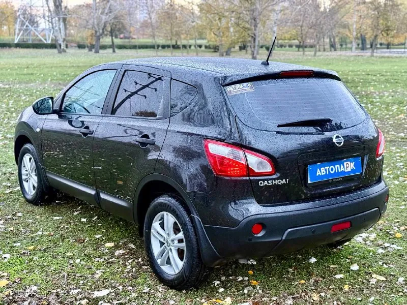 🇯🇵 nissan qashqai rest 💰цена: 1 180 000р. 🏢город: мариуполь 📅год выпуска: 2012 🧾пробег: 97 720 км. ⚙️двигатель: 1.6 16v. ⛽топливо: бензин ⚙️кпп: автомат 📞 телефон: +7-949-727-41-51 +7-949-551-91-52 +7-989-263-55-56 💾. .. инальный пробег. ✅ салон как новый. ✅ отличная комплектация: ❄️ кондиционер (работает отлично), подогрев сидений, гур, abs, кожаный мультируль, хороший led свет, подлокотник, оригинальные литые диски на новой резине, парктроник, центральный замок. улица шевченко 2️⃣6️⃣9️⃣ ⚠️бесплатно доставим этот или другой автомобиль в донецк, макеевку, бердянск, мелитополь и другие города новых территорий после детального видеообзора со всевозможными диагностиками⚠️ 🏦 возможна продажа в кредит по двум документам. - фотография - 6