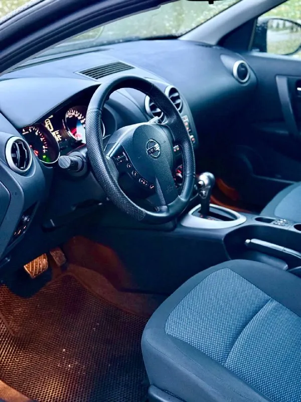 🇯🇵 nissan qashqai rest 💰цена: 1 180 000р. 🏢город: мариуполь 📅год выпуска: 2012 🧾пробег: 97 720 км. ⚙️двигатель: 1.6 16v. ⛽топливо: бензин ⚙️кпп: автомат 📞 телефон: +7-949-727-41-51 +7-949-551-91-52 +7-989-263-55-56 💾. .. инальный пробег. ✅ салон как новый. ✅ отличная комплектация: ❄️ кондиционер (работает отлично), подогрев сидений, гур, abs, кожаный мультируль, хороший led свет, подлокотник, оригинальные литые диски на новой резине, парктроник, центральный замок. улица шевченко 2️⃣6️⃣9️⃣ ⚠️бесплатно доставим этот или другой автомобиль в донецк, макеевку, бердянск, мелитополь и другие города новых территорий после детального видеообзора со всевозможными диагностиками⚠️ 🏦 возможна продажа в кредит по двум документам. - фотография - 7