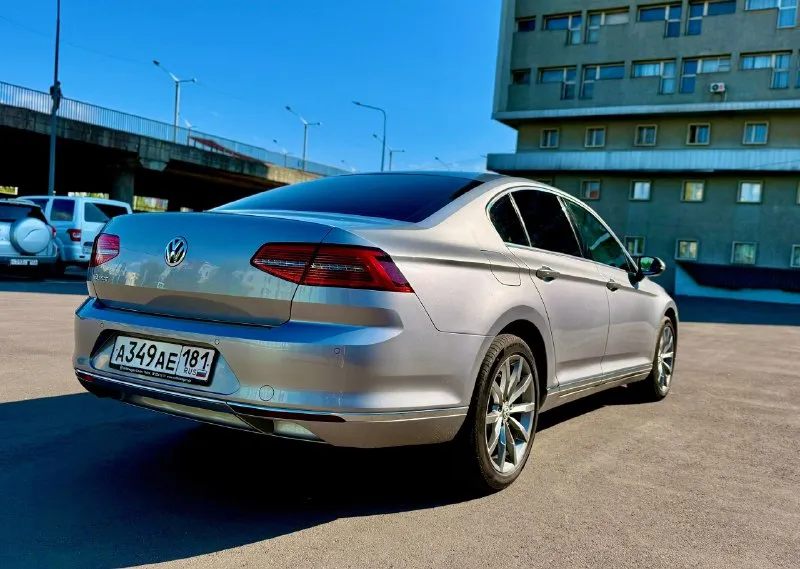 В продаже volkswagen passat b8 🔥🔥🔥 (европеец)
Год 2017
Highline ✅ 1.8t
130Т пробега.
-Подогревы сидений
-Руля -зеркал
-Лобового стекла -заднего стекло
-Трехзонный климат
Oled-экран виртуальная приборная панель,
-Электронный стояночный тормоз
Авто затемнение зеркал салон кожа + алькантара.
Адаптивные лед фары, автоторможение, функция багажника открывания с ноги (easy open) электро-багажник
Обслужен весь, все жидкости, масло в кпп, жидкость в мехатронике, колодки в круг.
Новые свечи
Новые колодки сзади
Масла двигателя
Фильтра везде
2 Ключа
Любые проверки
Полноразмерное запасное колесо.
Авто в отличном состоянии 🔥
Документы в полном порядке ✅
Регистратор спереди сзади с функцией слежения на парковке
Цена 2.200.000р
Кредит/обмен есть возможность при посредничестве
Осмотр г. Луганск
89591917917 Илья
👤
📞 Звоните: +7(959)1917917 - фотография - 5