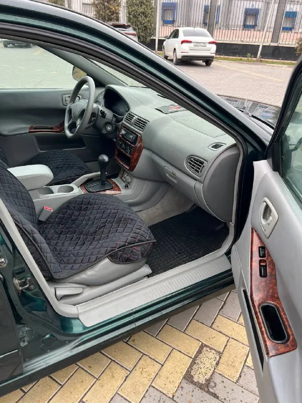 Продам mitsubishi galant 8 (рестайлинг) 2001 г. в. 2.4 ат не gdi пробег 200000 миль двигатель 2,4 литра, работает ровно, без нареканий, коробка автомат дно в норме, все стаканы целые, пороги на месте. по кузову есть возрастные недостатки, авто не новое 4 стеклоподъёмника, абс, кондиционер, кожаные сидения, хорошая музыка, установлены led линзы, люк, практически новая резина во владении 2 года, до меня была 10 лет в одних руках переоформление без проблем, штрафов и ограничений нет. на автомобиле езжу каждый день, ни разу не подводил машина находится в г. донецк контакты: +79493347150 цена: 390 000₽ + торг 📲 tg: @lilmone_0 📞 звоните: +7(949)3347150 - фотография - 7
