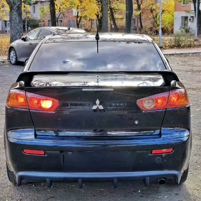 ‎mitsubishi lancer x (митсубиши лансер 10) год выпуска: 2008 двигатель: 1.8 пробег: 224 200 км коробка передач: механическая, 5-ступенчатая! ‎автомобиль в отличном состоянии, не требующий дополнительных вложений! авто юридически чист, без штрафов и запретов, готов к постановке на учёт. кузов в отличном состоянии, без следов коррозии, дно и пороги целые. комплектация: климат-контроль (заправлен и работает), круиз-контроль, датчики света и дождя, 8 подушек безопасности, мультируль, 4 стеклоподъёмника с доводчиками, электрические боковые зеркала с обогревом, камера заднего вида и функцию автопуска. автомагнитола carplay! стоимость: 730т. р.! торг возожен +79490454766 или whatsapp: +7-962-870-06-63. - фотография - 6