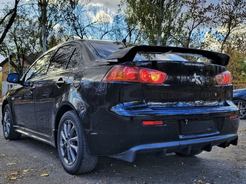 ‎mitsubishi lancer x (митсубиши лансер 10) год выпуска: 2008 двигатель: 1.8 пробег: 224 200 км коробка передач: механическая, 5-ступенчатая! ‎автомобиль в отличном состоянии, не требующий дополнительных вложений! авто юридически чист, без штрафов и запретов, готов к постановке на учёт. кузов в отличном состоянии, без следов коррозии, дно и пороги целые. комплектация: климат-контроль (заправлен и работает), круиз-контроль, датчики света и дождя, 8 подушек безопасности, мультируль, 4 стеклоподъёмника с доводчиками, электрические боковые зеркала с обогревом, камера заднего вида и функцию автопуска. автомагнитола carplay! стоимость: 730т. р.! торг возожен +79490454766 или whatsapp: +7-962-870-06-63. - фотография - 7