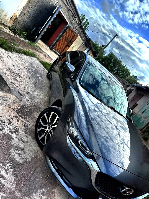Продам личное авто mazda 6, at, 2.0, 78000 км пробега, в отличном состоянии и с гаражным хранением, двойные стекла, 2-х зонный климат-контроль, подогревы сидений, руля, зеркал, датчики дождя и света, круговые парктроники, камера заднего вида, зеркало с авто затемнением, carplay и android auto, второй комплект резины на дисках в подарок! цена: 3.000.000₽ +79494761470 - фотография - 4