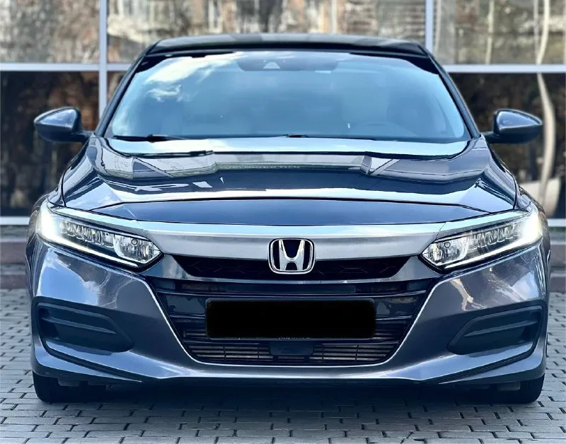 Продам honda accord lx год:2018 пробег:94.000 цена:1.750.000₽ торг у авто! номер:+79498543135 или +79495011956 на обоих номерах есть телеграмм! продаю свою шикарную honda аккорд с двигателем 1.5 турбо на автоматической коробки с 200 лошадиных сил, авто в идеальном состоянии как внешне так и технически, очень экономный но в тоже время и быстрый автомобиль который дарит море эмоций, и минимальный расход топлива, рулица авто очень плавно и отзывчиво, авто в хорошей комплектации:без ключевой доступ, кнопка старт стоп, слепые зоны, электра ручник, разделенный климата контроль, цифровая приборка, камера заднего вида, парктроники, удержание полосы, дистроник, авто пилот, большой монитор с поддержкой car play, bt, aux, полный мульти руль и многое другое, всего и не напишешь, больше информации по телефону. 📲 tg: @ninochka_ra 📞 звоните: +7(949)8543135 - фотография - 5