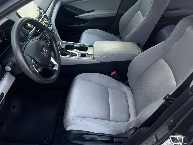 Продам honda accord lx год:2018 пробег:94.000 цена:1.750.000₽ торг у авто! номер:+79498543135 или +79495011956 на обоих номерах есть телеграмм! продаю свою шикарную honda аккорд с двигателем 1.5 турбо на автоматической коробки с 200 лошадиных сил, авто в идеальном состоянии как внешне так и технически, очень экономный но в тоже время и быстрый автомобиль который дарит море эмоций, и минимальный расход топлива, рулица авто очень плавно и отзывчиво, авто в хорошей комплектации:без ключевой доступ, кнопка старт стоп, слепые зоны, электра ручник, разделенный климата контроль, цифровая приборка, камера заднего вида, парктроники, удержание полосы, дистроник, авто пилот, большой монитор с поддержкой car play, bt, aux, полный мульти руль и многое другое, всего и не напишешь, больше информации по телефону. 📲 tg: @ninochka_ra 📞 звоните: +7(949)8543135 - фотография - 7