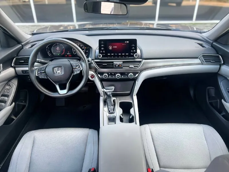 Продам honda accord lx год:2018 пробег:94.000 цена:1.750.000₽ торг у авто! номер:+79498543135 или +79495011956 на обоих номерах есть телеграмм! продаю свою шикарную honda аккорд с двигателем 1.5 турбо на автоматической коробки с 200 лошадиных сил, авто в идеальном состоянии как внешне так и технически, очень экономный но в тоже время и быстрый автомобиль который дарит море эмоций, и минимальный расход топлива, рулица авто очень плавно и отзывчиво, авто в хорошей комплектации:без ключевой доступ, кнопка старт стоп, слепые зоны, электра ручник, разделенный климата контроль, цифровая приборка, камера заднего вида, парктроники, удержание полосы, дистроник, авто пилот, большой монитор с поддержкой car play, bt, aux, полный мульти руль и многое другое, всего и не напишешь, больше информации по телефону. 📲 tg: @ninochka_ra 📞 звоните: +7(949)8543135 - фотография - 9