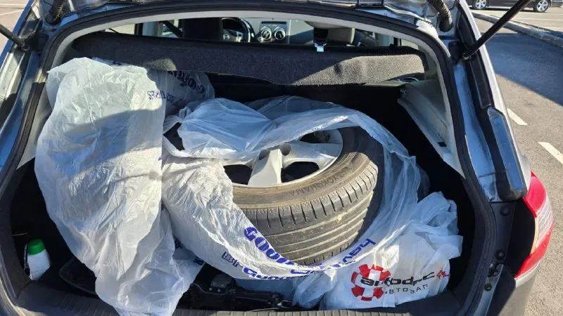 Продаю автомобиль nissan qashqai 2012 года в отличном состоянии для своих лет. один владелец с момента покупки. пробег родной. в родном окрасе. птс оригинал. вложений ни каких не требует. автомобиль полностью обслужен. по кузову как на фото. звонить по номеру +79496167298 или писать в телеграмм реальным покупателям. продажа с полным переоформлением. осмотр г. донецк по договорённости. цена 950000 - фотография - 10