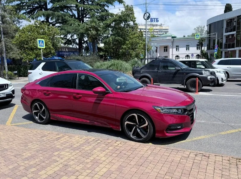 Продам honda accord sport 2018 1.5 turbo 🚗 продаётся honda accord x 1.5 turbo 🚗 📅 год выпуска: 2018 ⚙️ двигатель: 1.5 turbo (192 л. с.), бензин ⚙️ кпп: автомат (cvt) ⛽️ расход: от 7.5 л/100 км 📍 пробег: 112.000 📌 привод: передний 🪪 птс: оригинал / 1 владелец ⠀ 💡 комплектация: — адаптивный круиз-контроль — камера заднего вида — мультимедиа с carplay / android auto — брейк система (доп. торможение) ⠀ ✅ машина в отличном состоянии, ничего делать не нужно ✅ вся электроника работает ✅ своевременное обслуживание, свежие масла и фильтра ✅ готов к проверкам на любом сто 🫰- 2,250,000 торг у капота. +79494158731 донецк, макеевка. 📞 звоните: +7(949)4158731 - фотография - 3