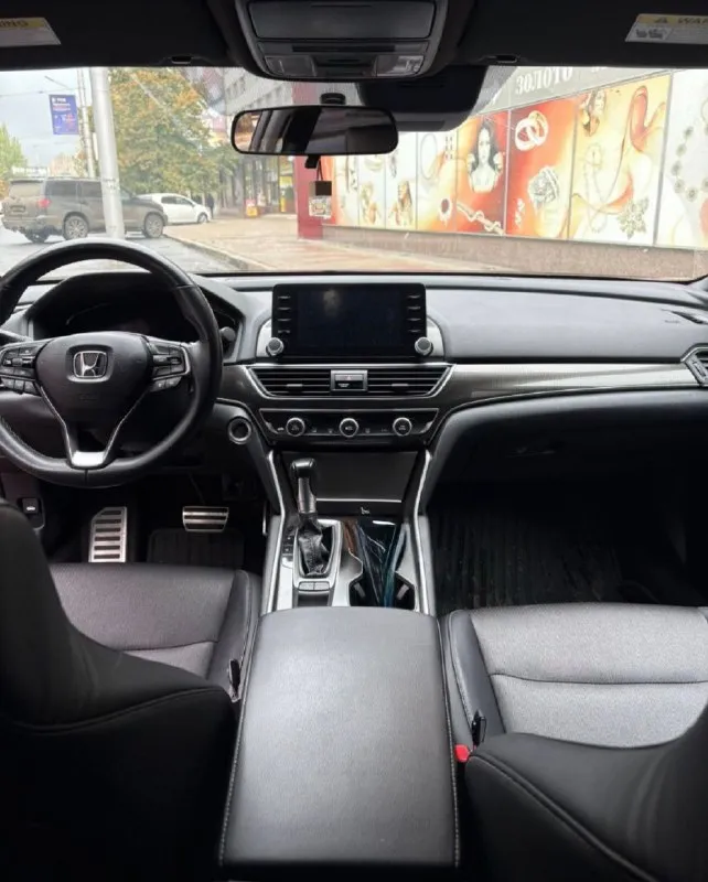 Продам honda accord sport 2018 1.5 turbo 🚗 продаётся honda accord x 1.5 turbo 🚗 📅 год выпуска: 2018 ⚙️ двигатель: 1.5 turbo (192 л. с.), бензин ⚙️ кпп: автомат (cvt) ⛽️ расход: от 7.5 л/100 км 📍 пробег: 112.000 📌 привод: передний 🪪 птс: оригинал / 1 владелец ⠀ 💡 комплектация: — адаптивный круиз-контроль — камера заднего вида — мультимедиа с carplay / android auto — брейк система (доп. торможение) ⠀ ✅ машина в отличном состоянии, ничего делать не нужно ✅ вся электроника работает ✅ своевременное обслуживание, свежие масла и фильтра ✅ готов к проверкам на любом сто 🫰- 2,250,000 торг у капота. +79494158731 донецк, макеевка. 📞 звоните: +7(949)4158731 - фотография - 4