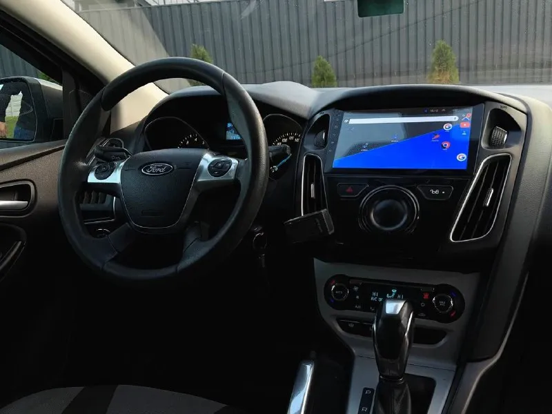 Продам ford focus 3, года выпуска 2014 объём двигателя 1.6 125 л. с, коробка автомат, родной пробег 195.000км, авто без дтп, в родном окрасе, автотека✅ цена 800.000р комплектация: климат контроль, круиз контроль, складывание зеркал, мультируль, 4-эл стеклоподъёмника, подогрев передних сидений, электро привод зеркал, обогрев зеркал, датчик света и дождя, бортовой компьютер, линзованая оптика, противотуманные фары, обогрев лобового, обогрев заднего стекла, мультимедиа парктроники, и много прочего для комфортного вождения, автомобиль всегда обслуживался по регламенту, технический без вложений! кузов без нюансов от слова совсем! цена 800.000 номер телефона +7(949)564-47-36 +79496209974 г. донецк - фотография - 6