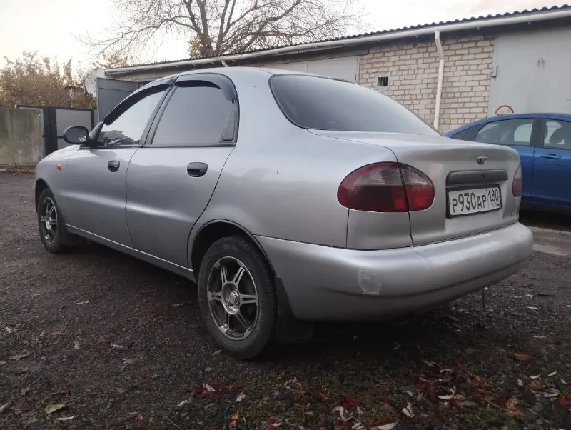 Продам daewoo ланос. цена:350000т. р. 2007г. в. мотор 1.5 механическая кпп. на автомобиле установлено гбо 2 поколения с регистрацией. два комплекта колёс, зима на 13 железных дисках, лето на 14 титанах. свежий аккумулятор. за детальной информацией обращаться по телефону:+79493630898. г. иловайск. 📞 звоните: +7(949)3630898 - фотография - 2
