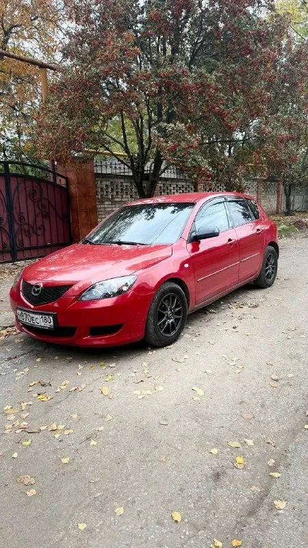 Mazda 3 2004г ( mazda 3) пробег 207т. км двигатель работает ровно, масло не ест. коробка простая и надёжная, передачи все включаются ровно, работает как положено. кузов ровный, все стекла родные. салон опрятный, не затертый, не прокуренный. ходовая часть обслужена, ничего не стучит. комплектация: гур, эл. стеклоподъёмники, эл. регулировка зеркал(с подогревом) кондиционер (работает исправно) датчик света/дождя, обогрев заднего стекла. за машину не стыдно, с документами полный порядок. цена 579.р, торг у капота. +79497182722 осмотр г. донецк, кировский район 📞 звоните: +7(949)7182722 - фотография - 2