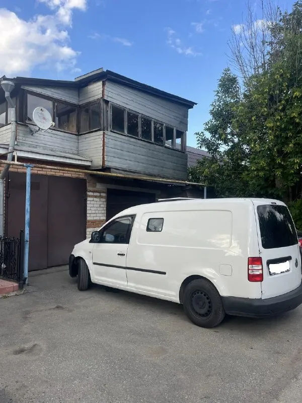 Продаётся специализированный, бронированный автомобиль volkswagen caddy 2.0 tdi 2012 год. пробег 300000км. цена 750000.торг уместен. г. макеевка. по документам все ровно, ставится/снимается с учёта без проблем. все интересующие вопросы по телефону +79493091660 николай. 📲 tg: николай донецкий 📞 звоните: +7(949)3091660 - фотография - 9
