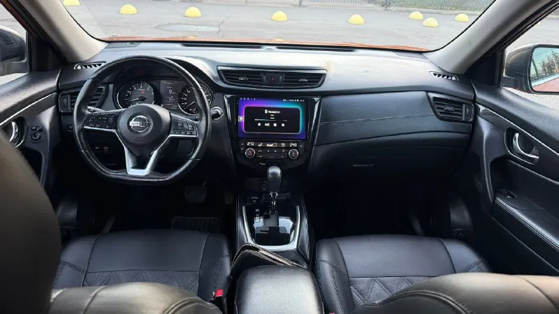 Nissan x-trail в актуальном рестайлинговом исполнения. это не просто автомобиль, а надежный партнер для города и путешествий, оснащенный по максимуму. электропривод багажника система бесключевого доступа осмотр: г. луганск техническая информация: * год выпуска: 2019 (рестайлинг) * пробег: 94 000 км ( преимущественно по трассе) * двигатель: 2.0 л (бензин) * коробка передач: вариатор x-tronic (cvt) * привод: передний * владельцев по птс: 4 * состояние: идеальное, без вложений для нового владельца 1 980,000р. 9591618010 📞 звоните: +7(959)1618010 - фотография - 2