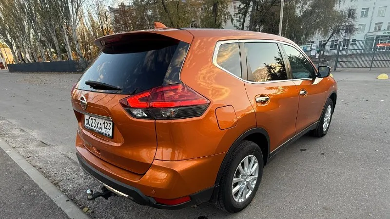 Nissan x-trail в актуальном рестайлинговом исполнения. это не просто автомобиль, а надежный партнер для города и путешествий, оснащенный по максимуму. электропривод багажника система бесключевого доступа осмотр: г. луганск техническая информация: * год выпуска: 2019 (рестайлинг) * пробег: 94 000 км ( преимущественно по трассе) * двигатель: 2.0 л (бензин) * коробка передач: вариатор x-tronic (cvt) * привод: передний * владельцев по птс: 4 * состояние: идеальное, без вложений для нового владельца 1 980,000р. 9591618010 📞 звоните: +7(959)1618010 - фотография - 7