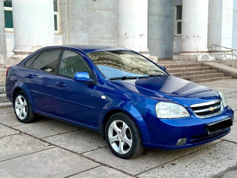 Продам chevrolet lacetti 2012г выпуска, корейская сборки обьем двигателя 1.6 168000т пробега, коробка механика 5ст автомобиль в родном окрасе, двигатель работает идеально, ходовая часть без единого вложения,1000км назад установил новый грм с помпой, салон в идеальном состоянии, богатая комплектация: -4 эл. стеклоподъемника -подогрев сидений -эл. регулировка зеркал -подогрев зеркал и заднего стекла -кондиционер -abs -дисковые тормоза -диски r16 -центральный замок -сигнализация с автозапуском -свет led -два ключа -газовое оборудование авто без единого рыжика, вся обслужена, без вложений, с документами полный порядок, любой вид переоформление, более детальней по тел: +7 (959) 244-26-07 whatsapp, telegram: +7 (960) 452-09-40 г. алчевск цена:695.000₽ 📞 звоните: +7(959)2442607 - фотография - 3