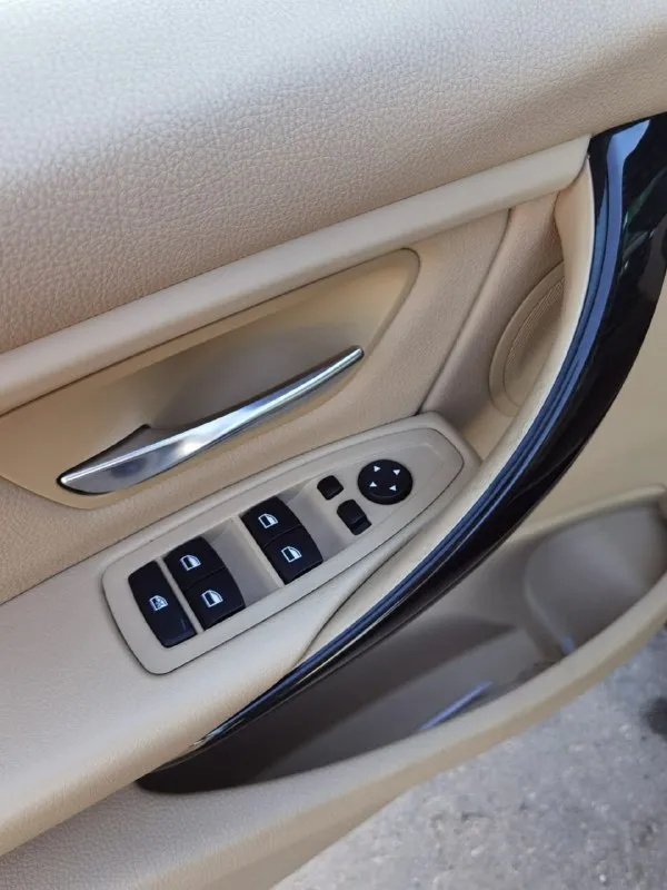 Bmw 320i f30 2.0 мотор, 2015 год, пробег 195 тыс км. двухзонный климат, кожа, камера, парктроники, электрорегулировка и память сидений, мультируль, люк. автомобиль обслужен, вложений не требует. 2 комплекта резины. цена 1750000 р все вопросы по телефону +7 949 308-46-24 📲 tg: @nicklev22 📞 звоните: +7(949)3084624 - фотография - 7