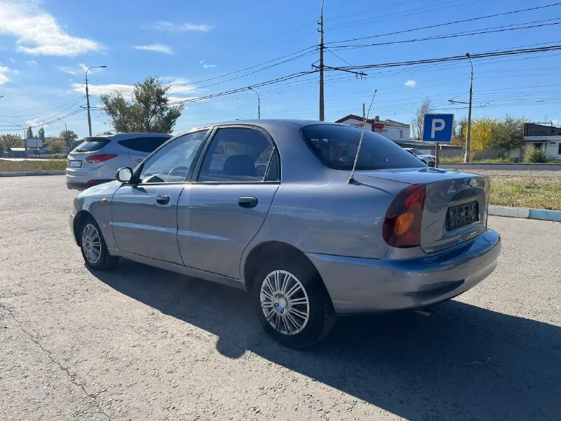 ⚡⚡⚡ chevrolet lanos (ланос) 2008⚡⚡⚡ максимальная комплектация sx (кондиционер, подушка безопасности, гур, электростеклоподьемники, тахометр, часы, бортовой компьютер) двигатель 1,5 в отличном состоянии, кузов блестит 🚗 без рыжиков, после полировки, стаканы как новые. двигатель масло не расходует, не дымит. кпп не хрустит и не вылетает, переключается четко. ходовая как мячик🏀 без посторонних звуков. кондиционер работает❄( заправлять не нужно) салон чистый после химчистки в идеале! зимняя резина nokian автомобиль не требует абсолютно не каких вложений! переоформление без проблем, без запретов и ограничений. цена 355 000 рублей, не большой торг. осмотр енакиево. телефон: +7 949 563 55 01 +7 949 646 19 85 📞 звоните: +7(949)5635501 - фотография - 6