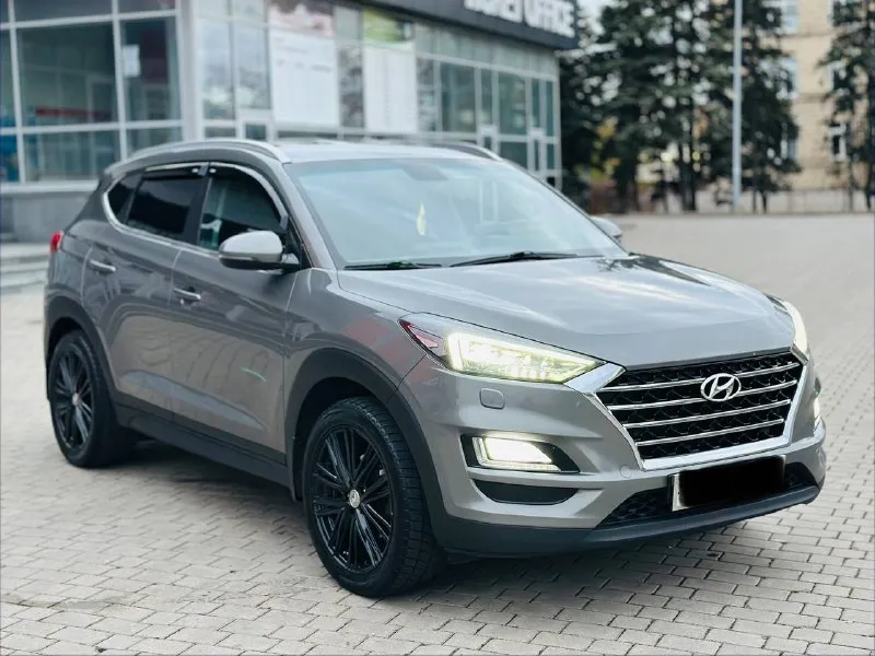 Hyundai tucson официал рестайлинг !!! 2019г бензин 2.0 автомат автомобиль в хорошем состоянии вложений не требует! есть все для комфортного вождение! без ключевой доступ, старт/стоп, carplay, климат/контроль, круиз/контроль, парктроник, мульти руль, камера заднего вида, подогрев руля, подогрев сидений, и многое другое… с документами полный порядок!!!! переоформление в мрэо! цена 1,985₽ все вопросы по тел:+79495722131 📲 tg: дмитрий 📞 звоните: +7(949)5722131 - фотография - 7