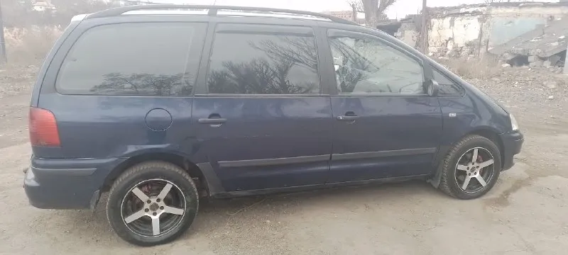 Продаётся минивен volkswagen шаран 2.0 бензин 2000г. Пробег 378т. Км. Машина в мариуполе.   Очень удобный для семейного отдыха, рыбалки, для малого бизнеса. Зимняя резина фирмы континенталь. В нем присутствует абс, кондиционер, гур, климат контроль, 2 подушки безопасности,2 печки, независимая подвеска, сигнализация с автозапуском.   Летняя резина в комплекте. Цена 450т. Р. Вопросы по +7 949 709 85 05 (феникс) торг у капота.
📲 Tg: @valeralulko
📞 Звоните: +7(949)7098505 - фотография - 1