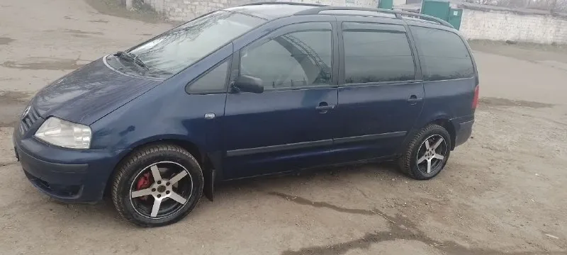 Продаётся минивен volkswagen шаран 2.0 бензин 2000г. Пробег 378т. Км. Машина в мариуполе.   Очень удобный для семейного отдыха, рыбалки, для малого бизнеса. Зимняя резина фирмы континенталь. В нем присутствует абс, кондиционер, гур, климат контроль, 2 подушки безопасности,2 печки, независимая подвеска, сигнализация с автозапуском.   Летняя резина в комплекте. Цена 450т. Р. Вопросы по +7 949 709 85 05 (феникс) торг у капота.
📲 Tg: @valeralulko
📞 Звоните: +7(949)7098505 - фотография - 3