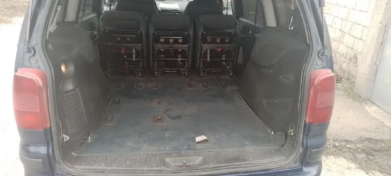 Продаётся минивен volkswagen шаран 2.0 бензин 2000г. Пробег 378т. Км. Машина в мариуполе.   Очень удобный для семейного отдыха, рыбалки, для малого бизнеса. Зимняя резина фирмы континенталь. В нем присутствует абс, кондиционер, гур, климат контроль, 2 подушки безопасности,2 печки, независимая подвеска, сигнализация с автозапуском.   Летняя резина в комплекте. Цена 450т. Р. Вопросы по +7 949 709 85 05 (феникс) торг у капота.
📲 Tg: @valeralulko
📞 Звоните: +7(949)7098505 - фотография - 7