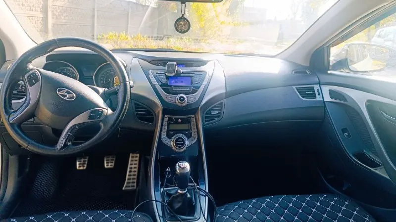 Автор: [ продам свою hyundai elantra 2013г. .1'6.мех. бензин. автомобиль в отличном состоянии. кузов покрыт керамикой. учёт на мне, документы кристально чистые.3 хозяина. техника огонь ! ни каких ошибок нет абсолютно !!!. кондер заправлен холодит. электроника вся работает каждая кнопка, задняя камера хорошая музыка. свет леды. вобщем садись да езжай, приезжайте сами всё увидите и поймете !!! пробег 240 тысяч км !!!! салон в идеале, чистый ухоженный, ни потёртый. без дтп, стекла все родные. подвеска перебрана отлично. двигатель масло не расходует не дымит работает как часы ), (то каждые 7 т. км), (готов к любым проверкам). за авто не стыдно. есть сервисная книжка и два ключа. два комплекта новых колёс зима и лето r17. цена 950. ₽ хороший торг реальному покупателю. +79493880313.. ❗❗❗наш телеграм канал [ бесплатное размещение за репост❗❗❗ правила сообщества [ 📞 звоните: +7(949)3880313 - фотография - 8