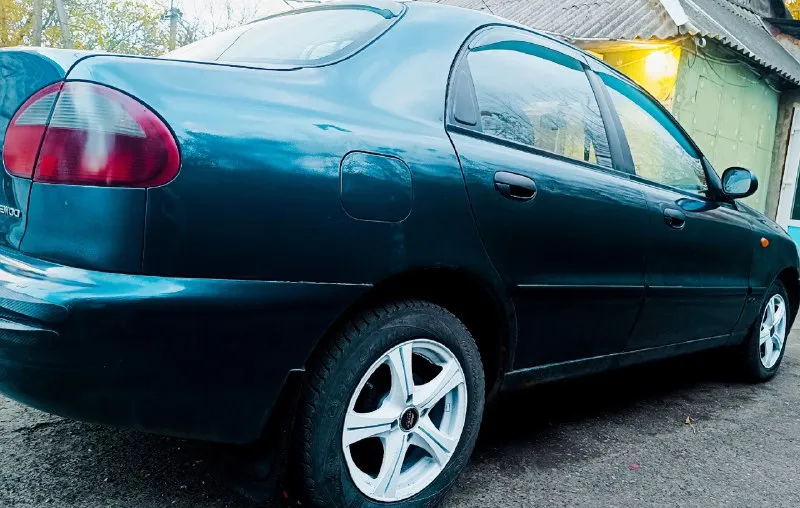 ✅ продам ланос 👮🏻‍♂️юридически чист! без штрафов залогов ограничений. 1 владелец по птс ✅ цвет темно-зеленый ✅объем двигателя (1.6) поляк ✅ пробег 197000 ✅ год изготовления 2004 г ✅ коробка механика 💵 цена 230 р (хорошим людям хороший торг) ☎️ +79494724428 просмотр автомобиля : г. донецк, ворошиловский район, золотое кольцо 🛑за машиной ухаживал. вложено в неё много усилий и души. едет хорошо, коробка в хорошем состоянии, двигатель в хорошем состоянии обслуживался вовремя. хорошая машина сел и поехал. резина огонь 🔥( комплект летней резины в отличном состоянии, переобул уже на зиму)поварена. днище обработано. гур работает отлично, новая рулевая рейка, абс проведен капитальный ремонт, кондиционер новый ремень, новый ролик, заправлен, новый стартер, шрузы, гранаты новые. по электрике недостатков нет исправно абсолютно всё. ездил к электрику всё проверили и где надо исправили, установил 2 дин магнитолу с камерой заднего вида. передние два стеклоподъёмника с доводчиками, сигн 📞 звоните: +7(949)4724428 - фотография - 6