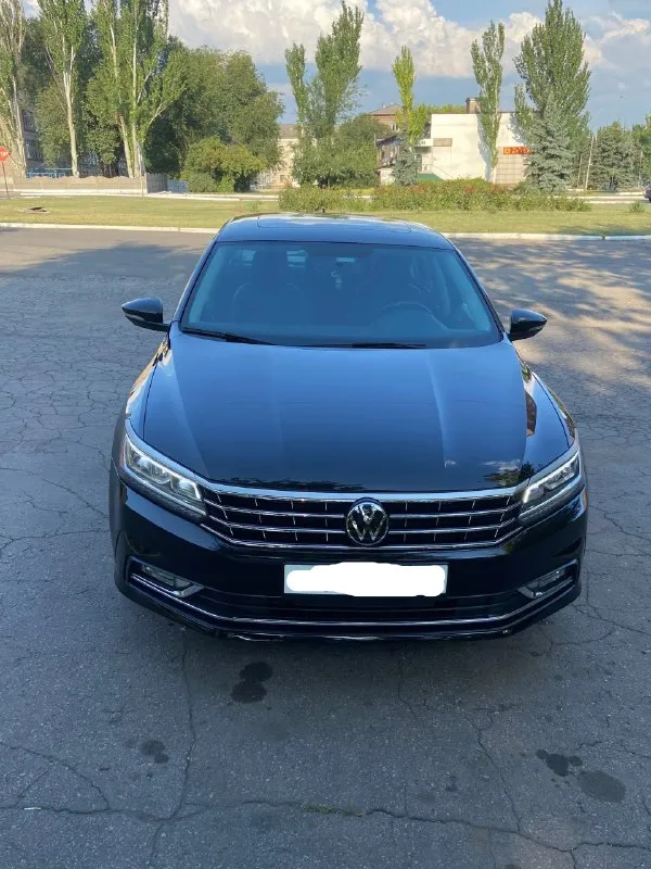 Продаю volkswagen passat nms se 1.8 tsi 2016.
Пробег 132.000 км
Машина предмаксимальной комплектации
Коробка и мотор работают отлично, , масло не ест,
- Aisin, не dsg
Машина русифицирована
Также отдам - зимнюю резину

Комплектация
- Бортовой компьютер
- Led фары
- Датчик давления шин
- Кожаный салон
- Адаптивный круиз с датчиком контроля дистанции спереди и сзади (даже если круиз не включен, в экстренной ситуации машина затормозит сама)
- Функция corner
- Функция опускания зеркал при включении заднего хода
- Мультируль
- Электропривод сидений
- Обогрев зеркал
- Обогрев заднего стекла
- Датчик света
- Подогрев сидений
- Климат контроль (2-х зонный)
- Камера заднего вида
- Регулируемый подлокотник
- Люк, регулируемый в трех положениях
- Отделка салона под дерево
- Задний ряд складывается в ровный пол
- Замена масла в моторе каждые 7тыс. Км.
- У машины отличная проходимость, проблем с лежачими нет, кочек не боится!

Цена: 1.950.000, разу
📞 Звоните: +7(949)3975328 - фотография - 4