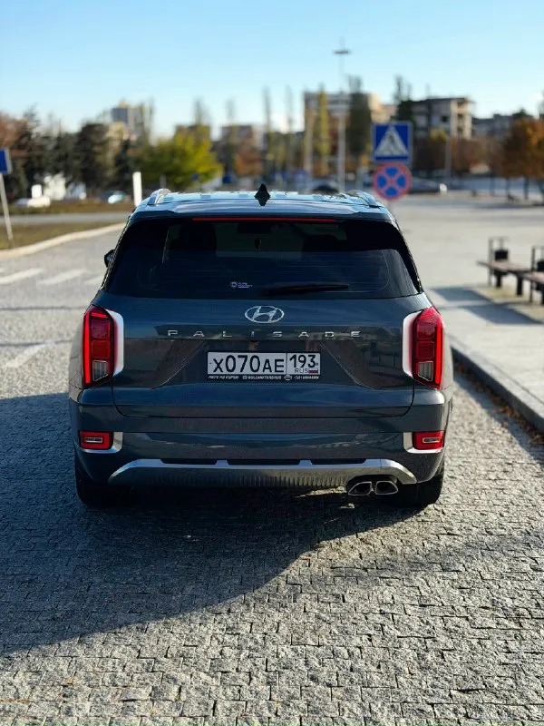 Продам hyundai palisade 2021 года, 2.2 at, пробег: 56 тысяч км. , любые проверки, кузов в пленке, салон кожа и алькантара, климат-контроль 3х-зонный, память водительского сиденья, люк, подогревы сидений, капитанские сиденья и 3-й ряд сидений, камеры 360, удержание полосы, предотвращение столкновения, контроль слепых зон, бесключевой доступ, круиз-контроль, датчики света и дождя, штатная мультимедиа, полный электропакет, электропривод боковых зеркал, обогрев боковых зеркал и заднего стекла, парктроники передние и задние, помощь при спуске с горы, кнопка запуска двигателя start/stop, мультифункциональное рулевое колесо, бортовой компьютер, центральный замок, 2-й комплект резины в подарок. цена: 4.7 млн ₽ +79494761470 +79498264646 📞 звоните: +7(949)4761470 - фотография - 5