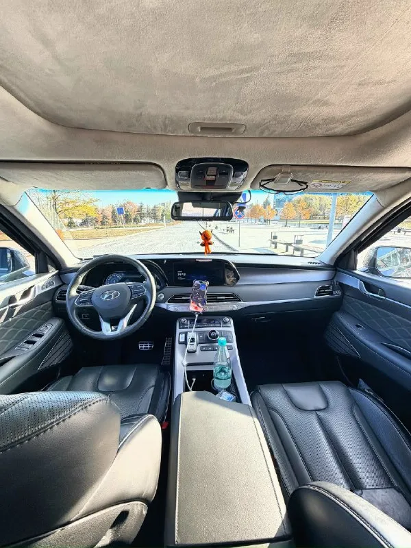 Продам hyundai palisade 2021 года, 2.2 at, пробег: 56 тысяч км. , любые проверки, кузов в пленке, салон кожа и алькантара, климат-контроль 3х-зонный, память водительского сиденья, люк, подогревы сидений, капитанские сиденья и 3-й ряд сидений, камеры 360, удержание полосы, предотвращение столкновения, контроль слепых зон, бесключевой доступ, круиз-контроль, датчики света и дождя, штатная мультимедиа, полный электропакет, электропривод боковых зеркал, обогрев боковых зеркал и заднего стекла, парктроники передние и задние, помощь при спуске с горы, кнопка запуска двигателя start/stop, мультифункциональное рулевое колесо, бортовой компьютер, центральный замок, 2-й комплект резины в подарок. цена: 4.7 млн ₽ +79494761470 +79498264646 📞 звоните: +7(949)4761470 - фотография - 6